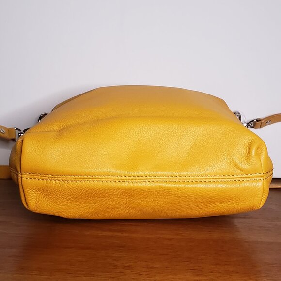 Michael Kors Jet set Chail shoulder tote NWT - Picture 5 of 7